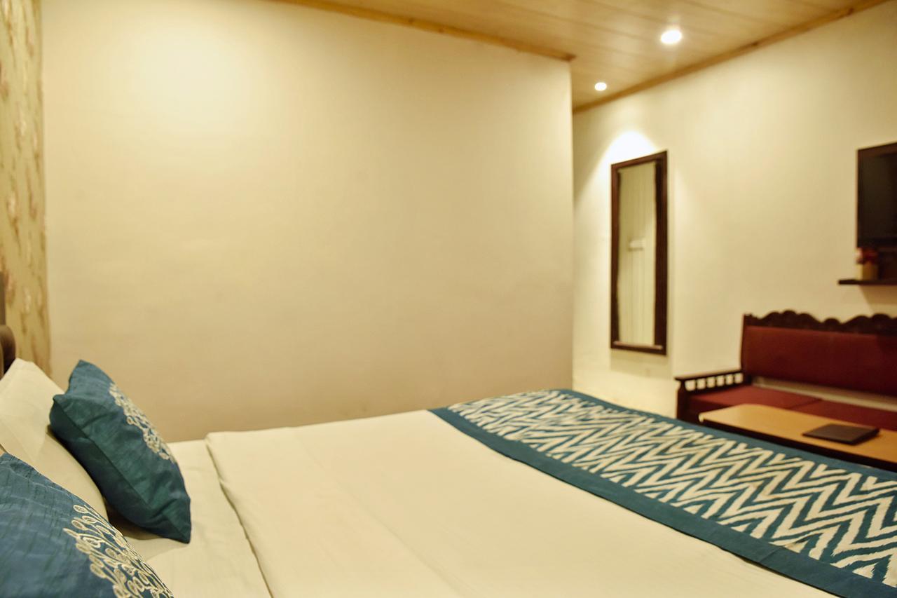 Oyo 8917 Hotel Crystal Palace Shimla Eksteriør billede