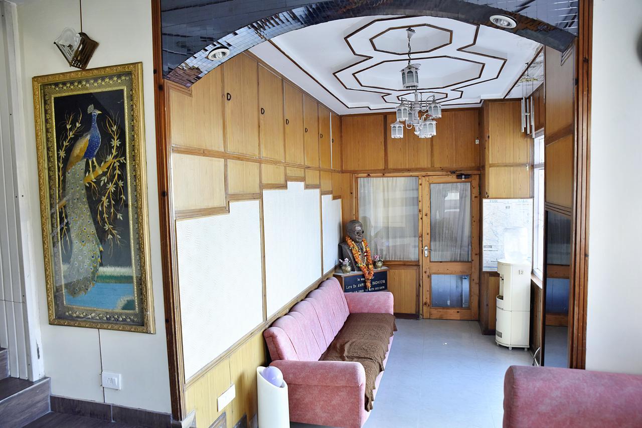 Oyo 8917 Hotel Crystal Palace Shimla Eksteriør billede