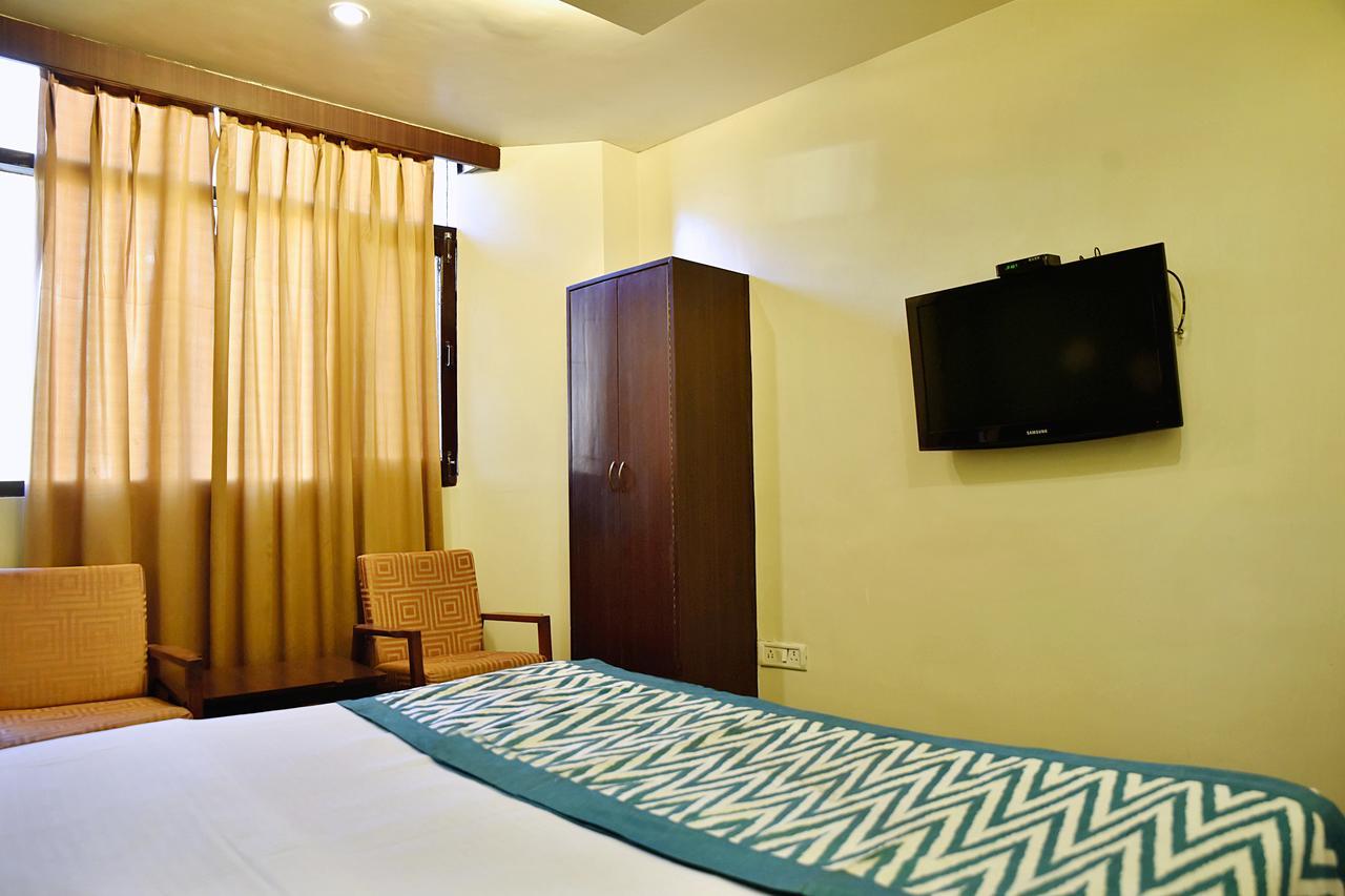 Oyo 8917 Hotel Crystal Palace Shimla Eksteriør billede